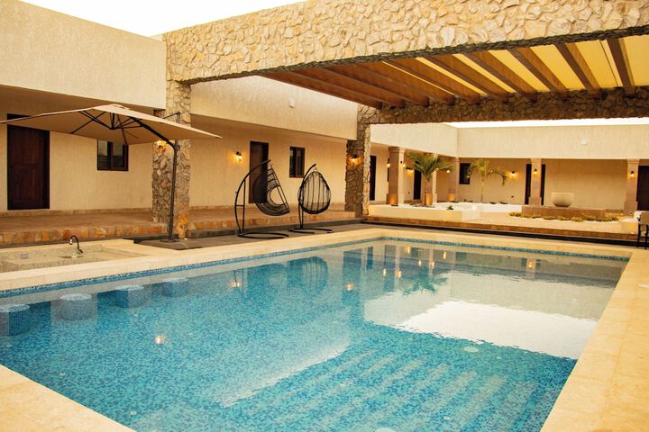Pool 21 of 29