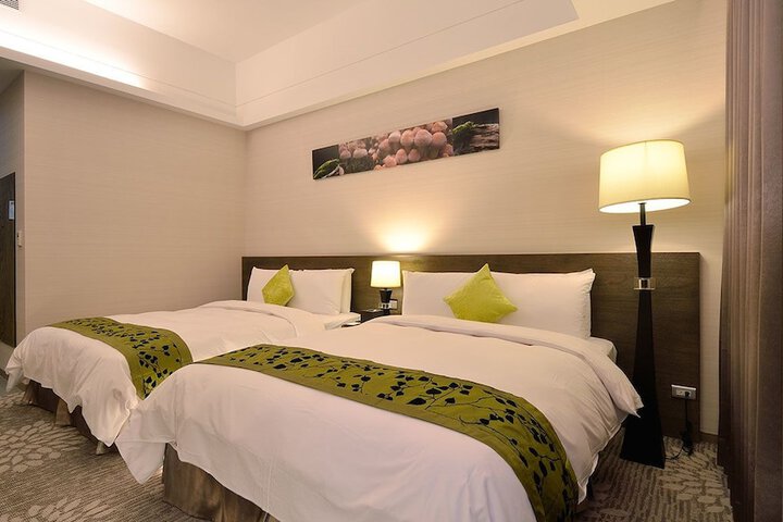 Room 10 of 50