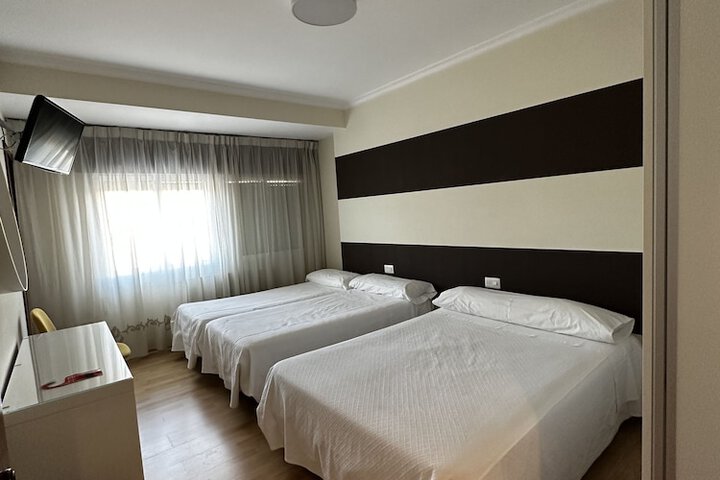 Room 5 of 62