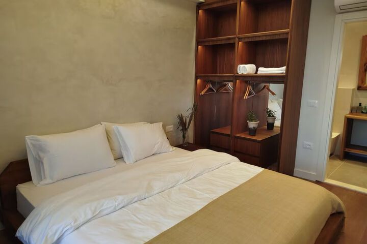 Room 6 of 6