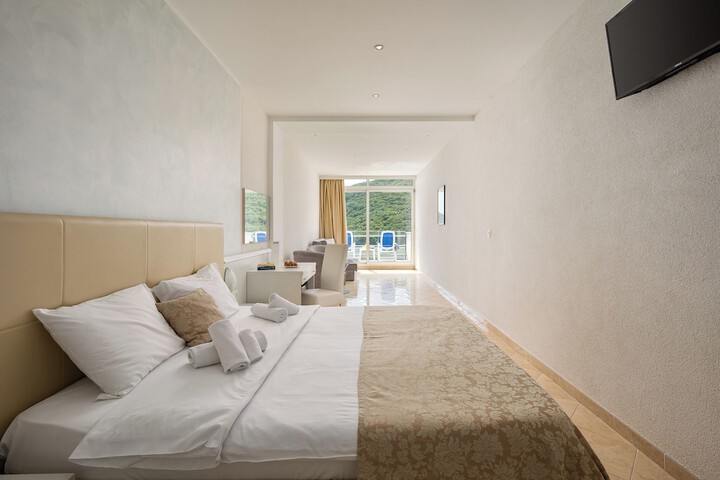 Room 14 of 56