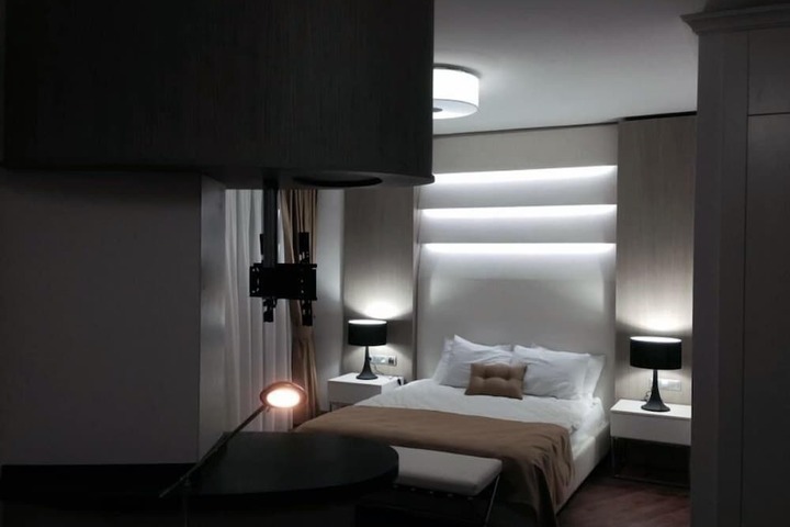 Room 5 of 20