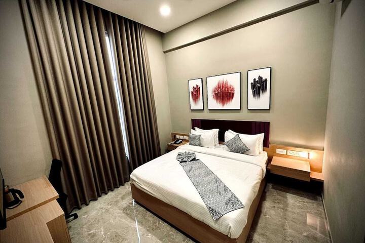 Room 3 of 86