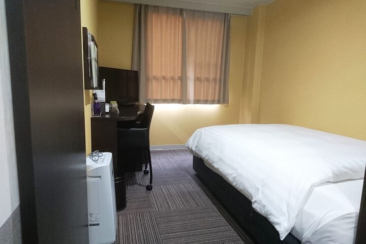 Room 6 of 51