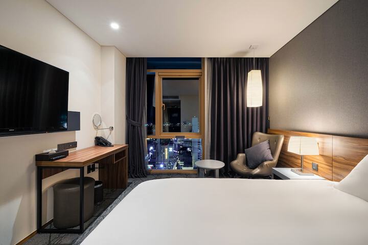 Room 20 of 79