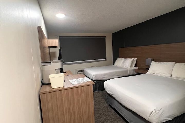 Room 11 of 52