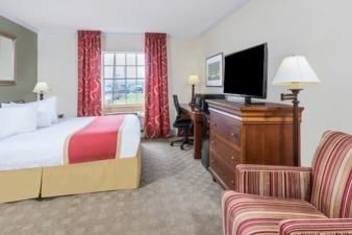 Room 10 of 32