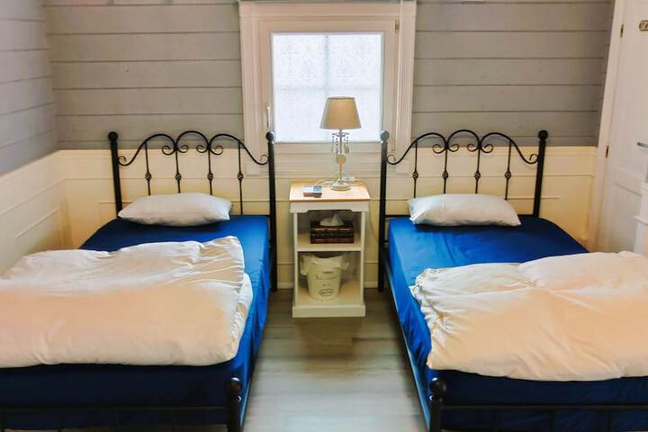 Room 9 of 78