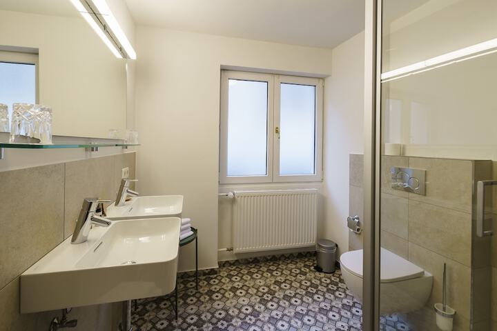 Room 19 of 35