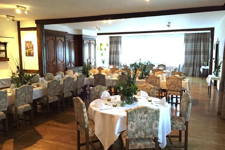 Ballroom/Hall 58 of 66