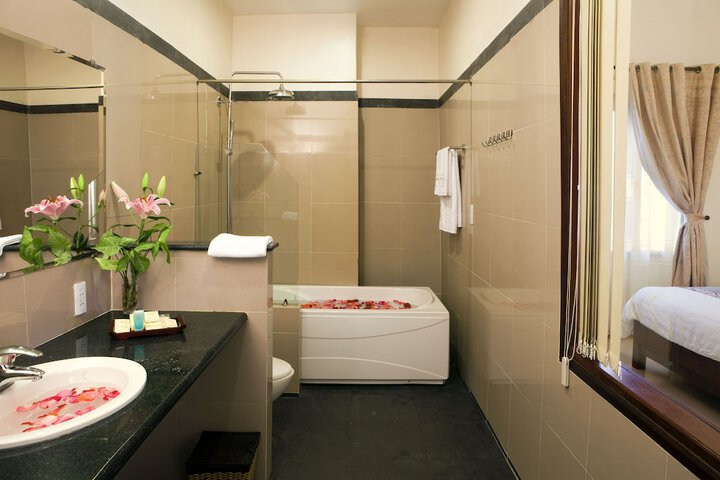 Room 30 of 53