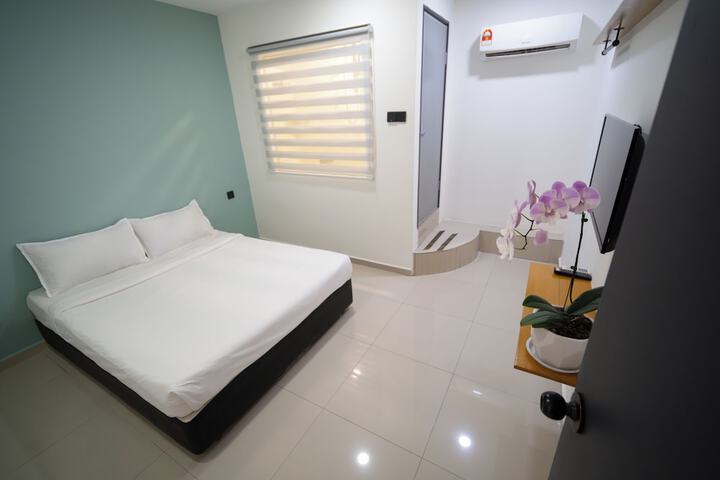 Room 19 of 35