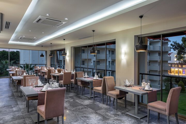 Dining 226 of 417