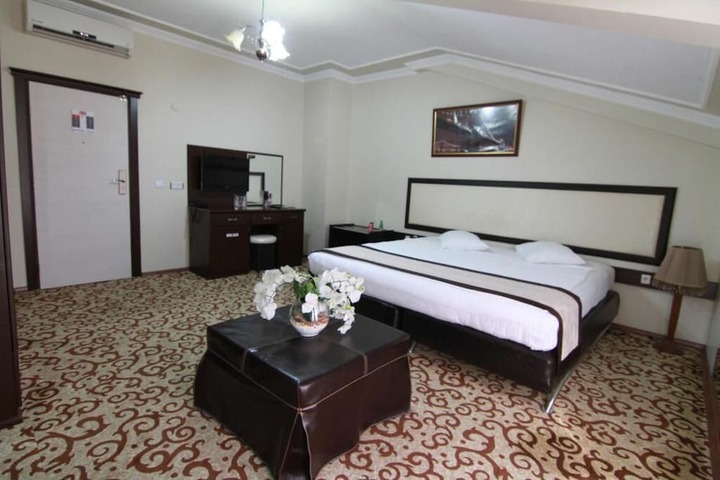 Room 16 of 23