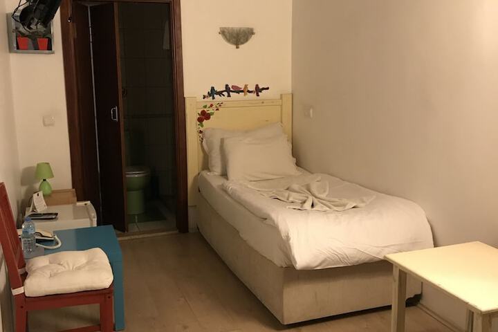 Room 10 of 35