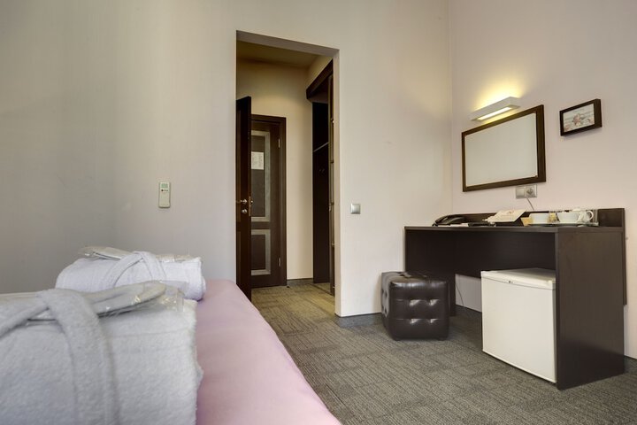 Room 26 of 65