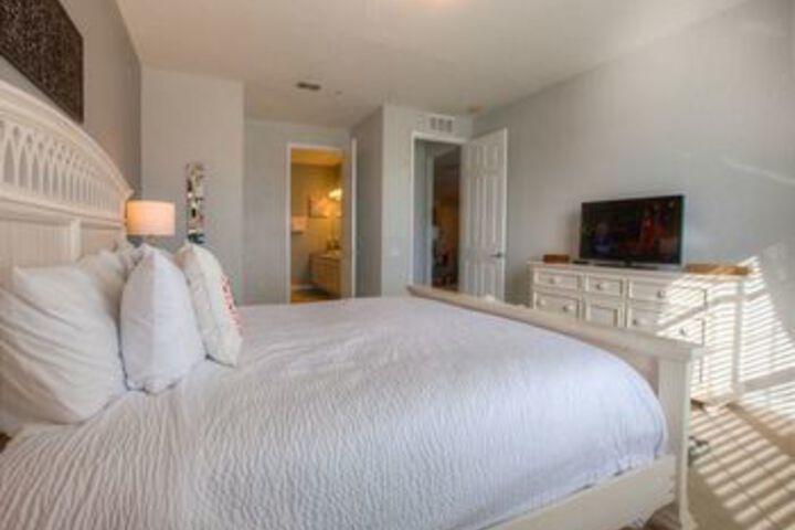 Room 12 of 27