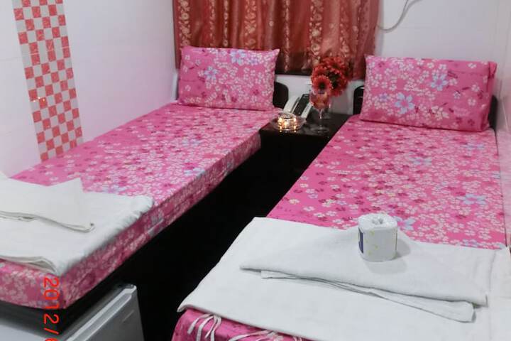 Room 21 of 33