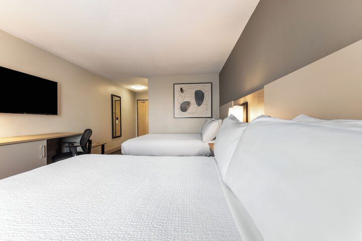 Room 14 of 76