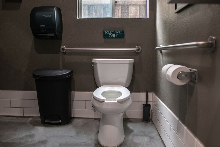 Room 16 of 77
