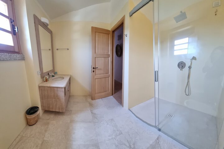 Room 51 of 96