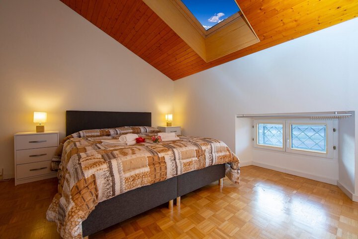 Room 2 of 18