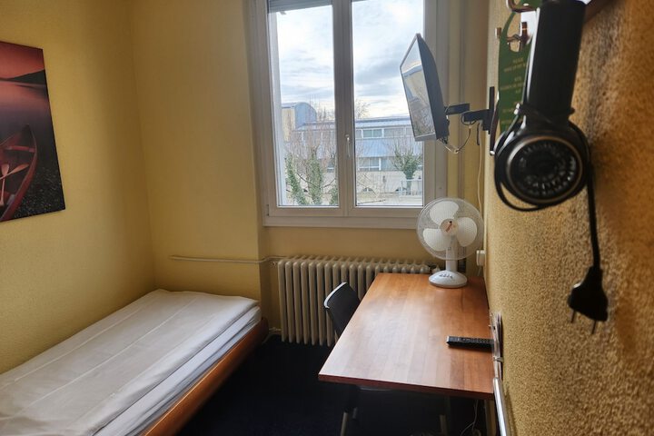 Room 11 of 29