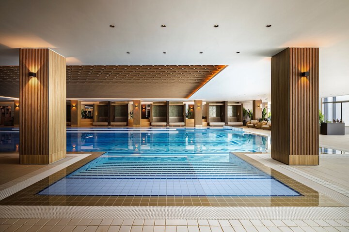 Pool 44 of 118