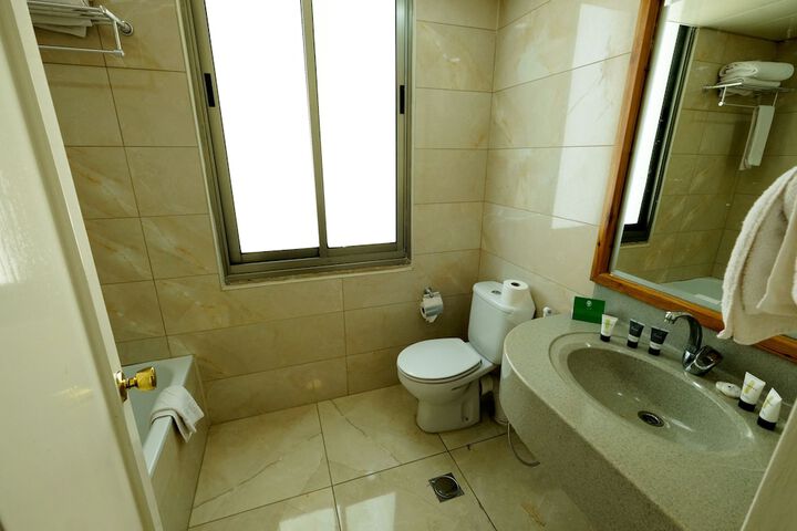 Room 54 of 74