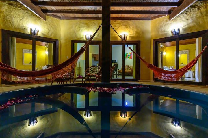 Hotel Pool