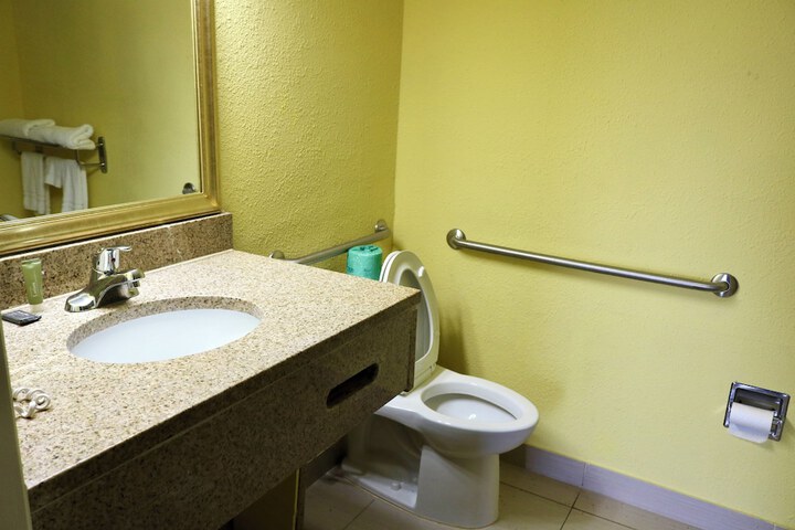 Room 12 of 24
