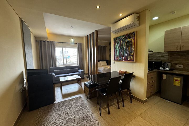 Room 6 of 48