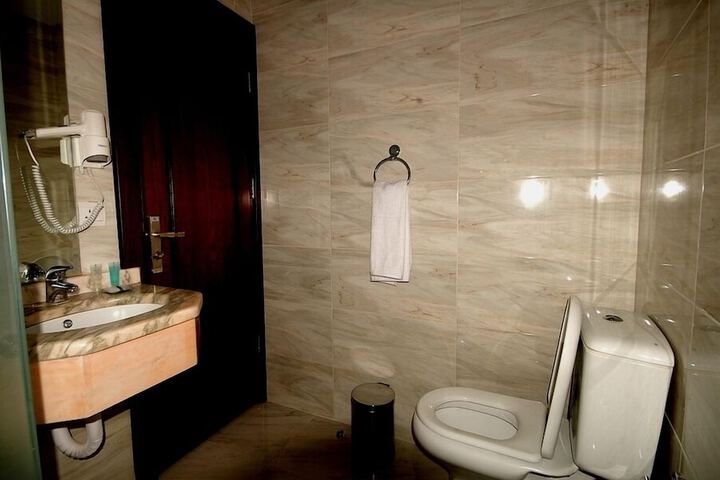 Room 46 of 78