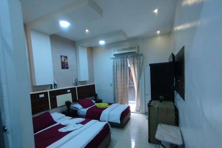 Room 18 of 35