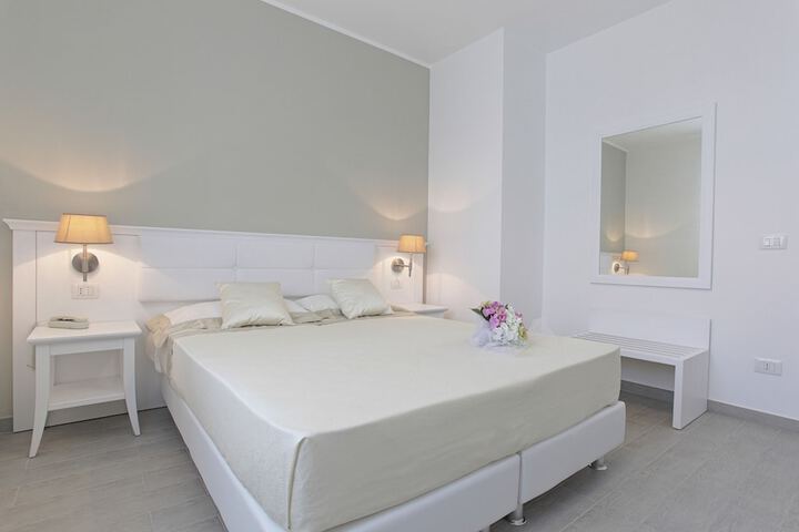 Room 5 of 60