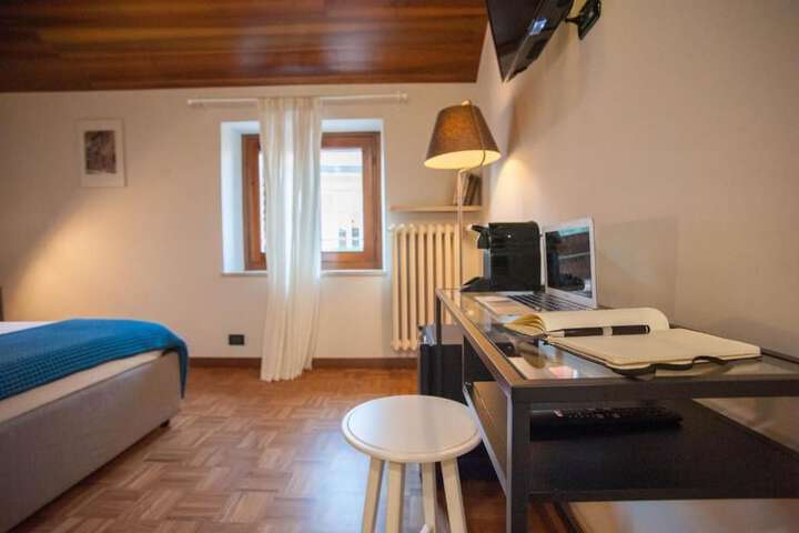 Room 5 of 27