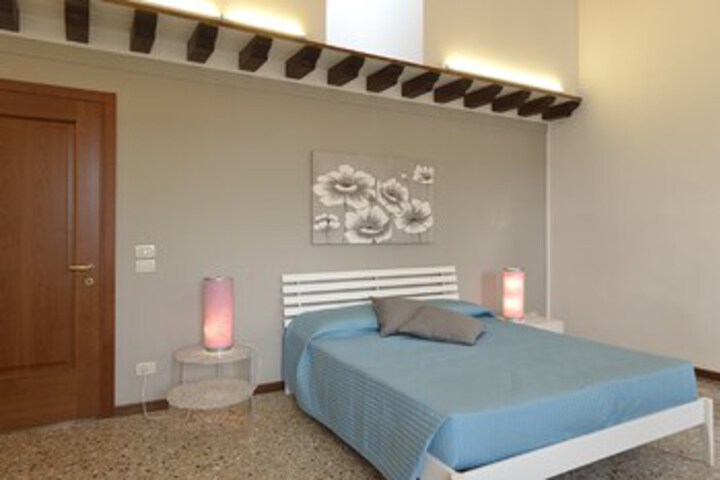 Room 36 of 41