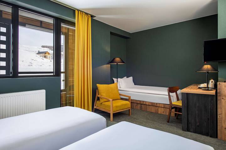 Room 13 of 50