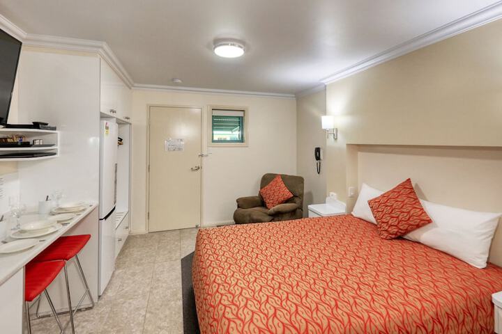 Room 10 of 51