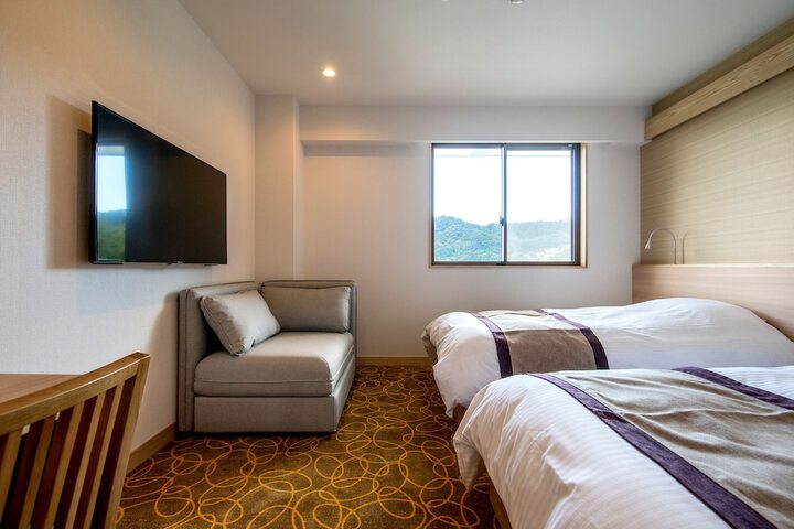 Room 7 of 49