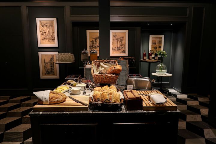 Breakfast/Coffee Service 65 of 116