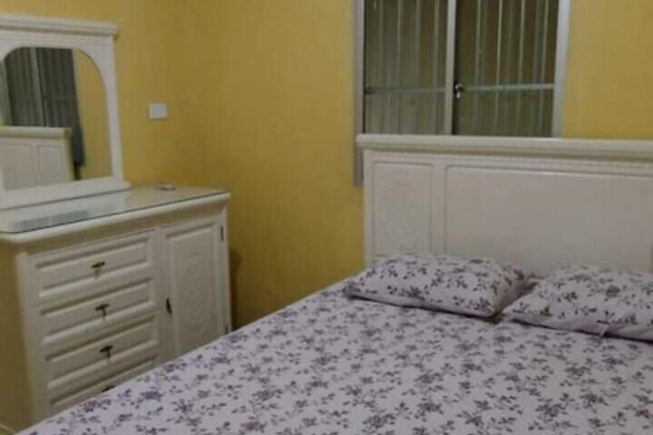 Room 4 of 11