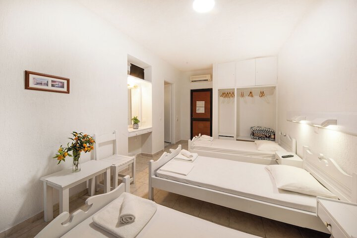Room 4 of 44