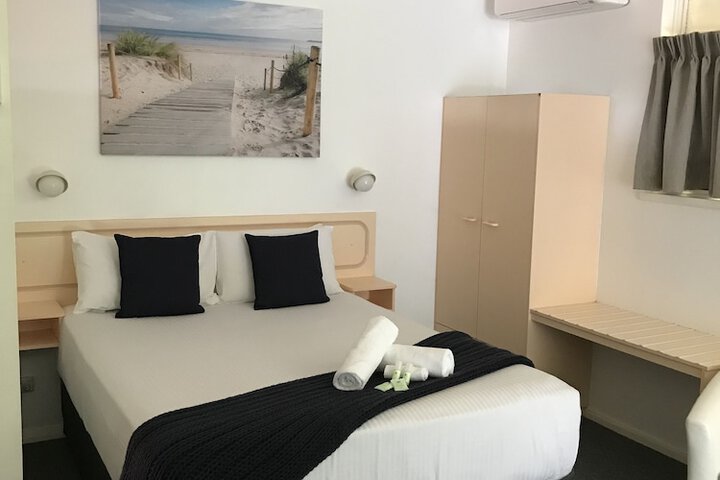 Room 4 of 19