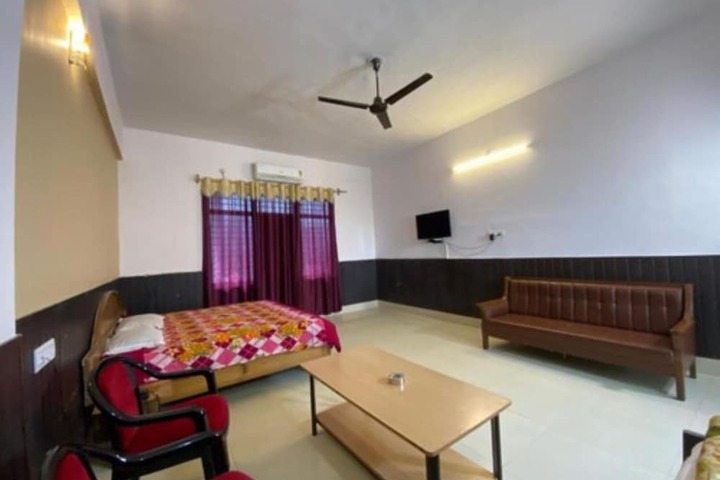 Room 5 of 16