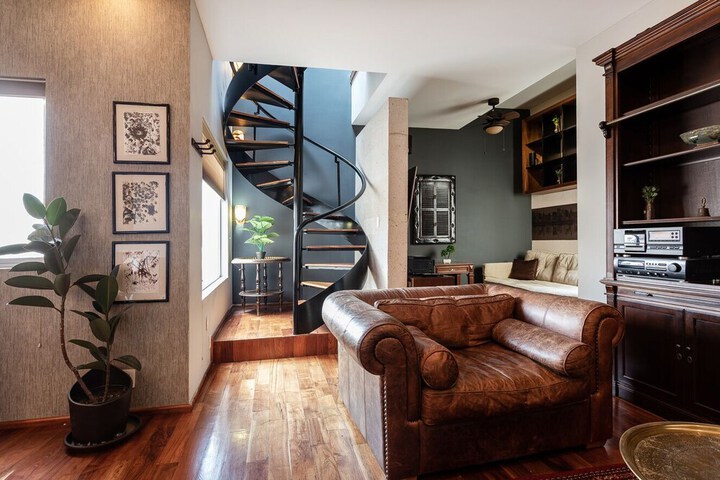 Room 11 of 24