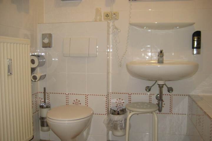 Room 44 of 73