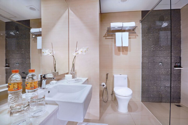 Room 16 of 35