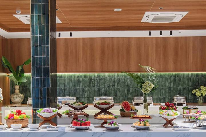 Dining 66 of 81