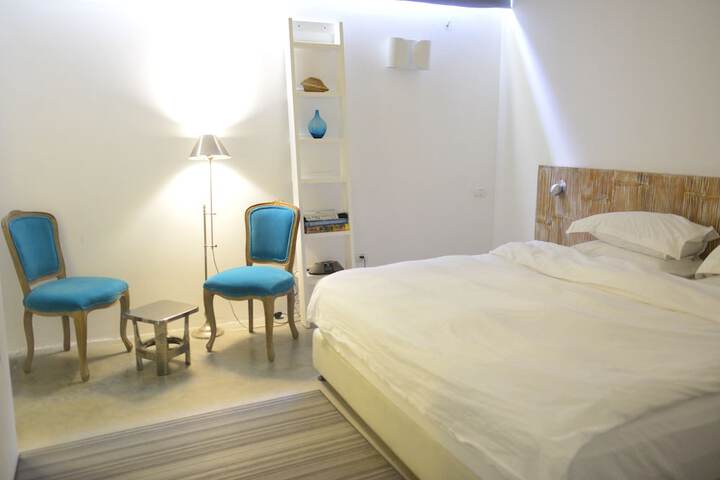 Room 27 of 63